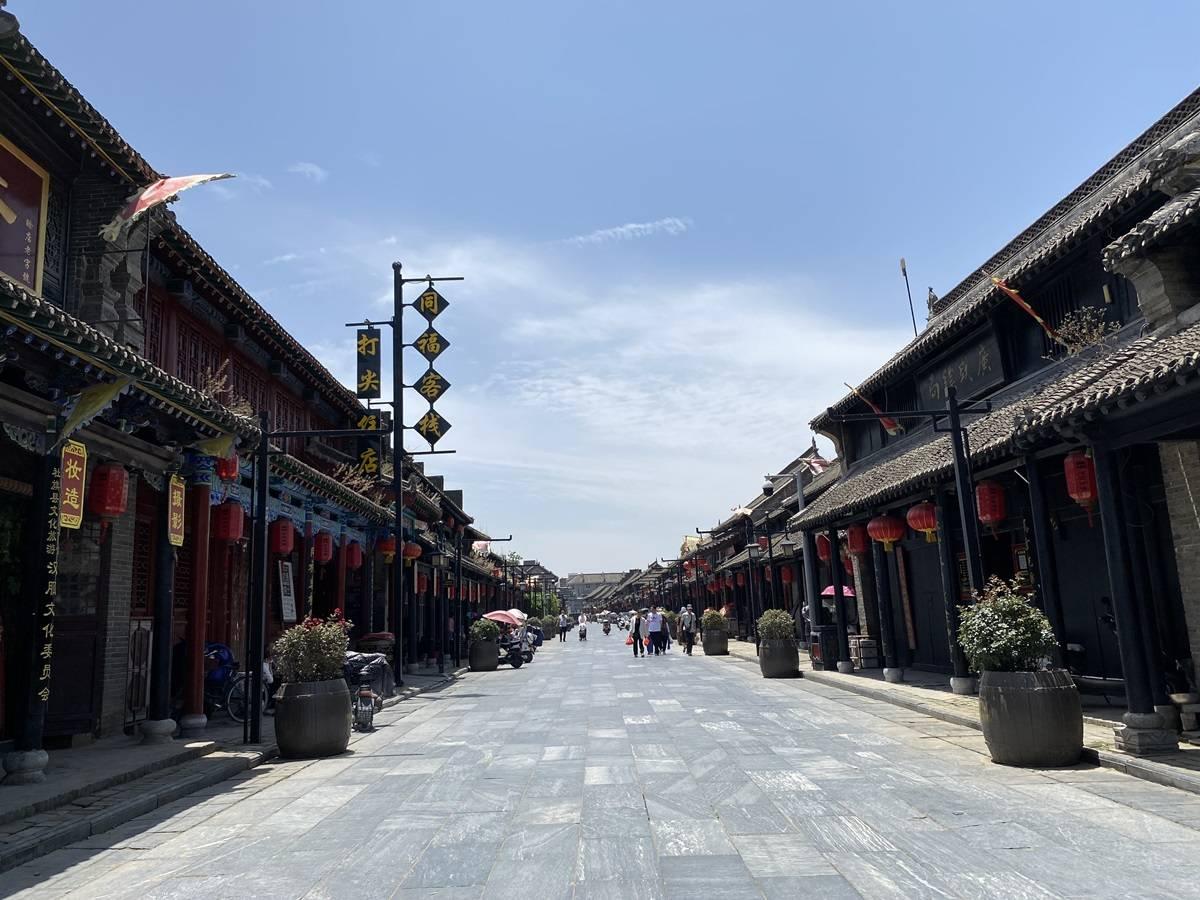 救援可爱小松鼠